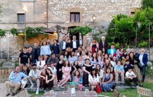 italy_el_group_shot_with_amelia_host_families